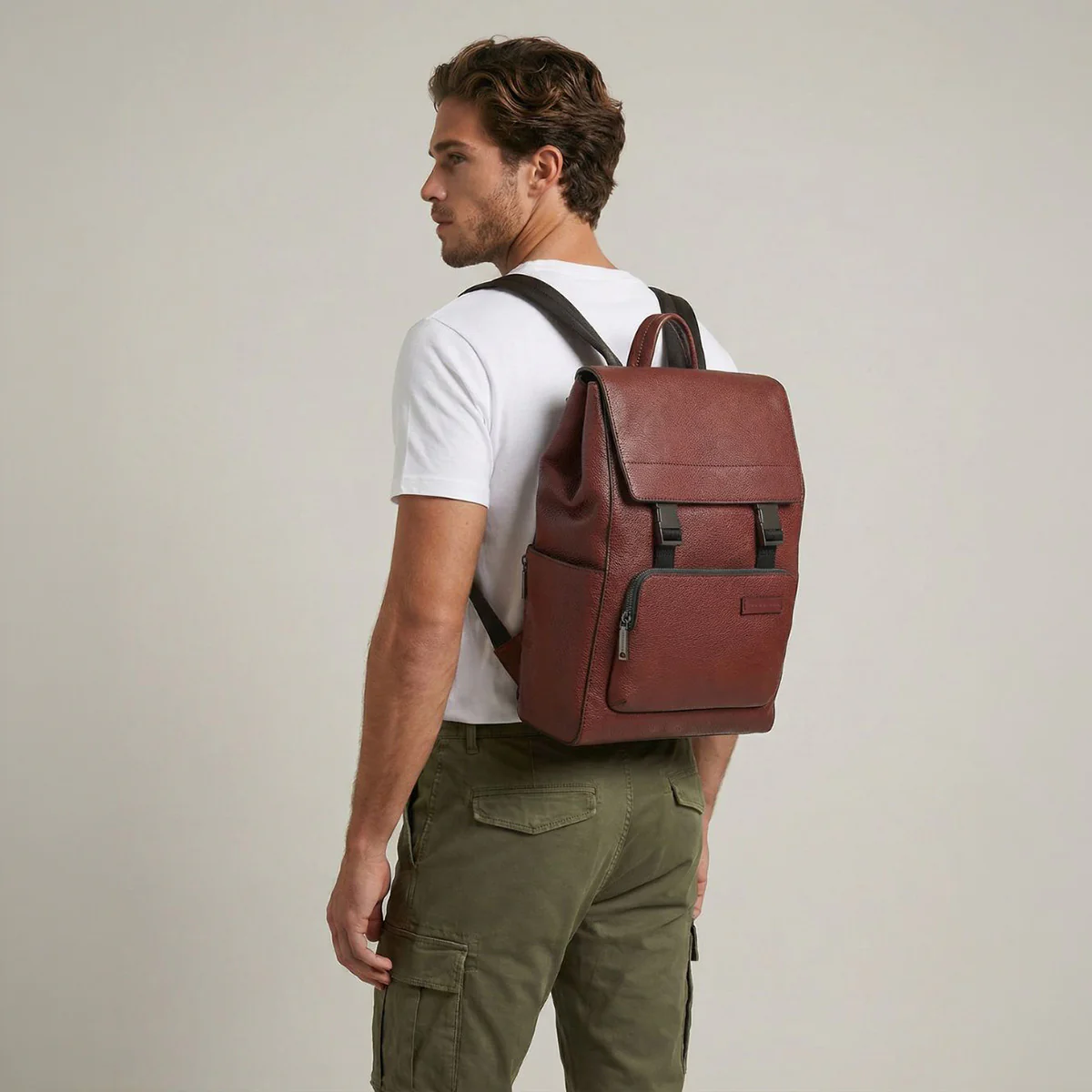 Men’s leather backpack with front flap - Image 6