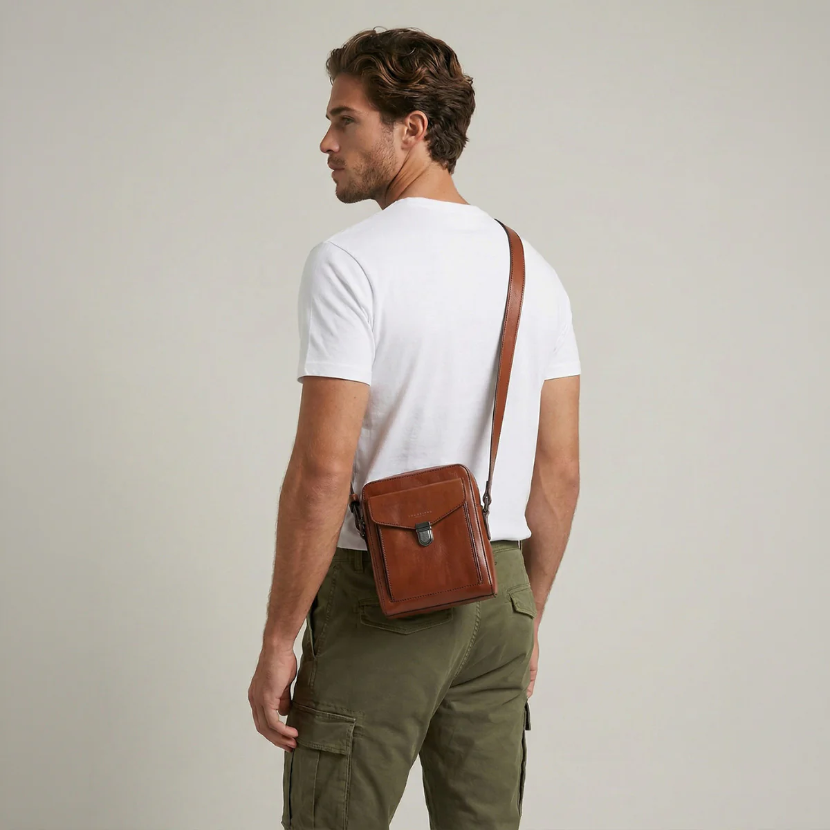 Men’s leather crossbody bag - Image 6