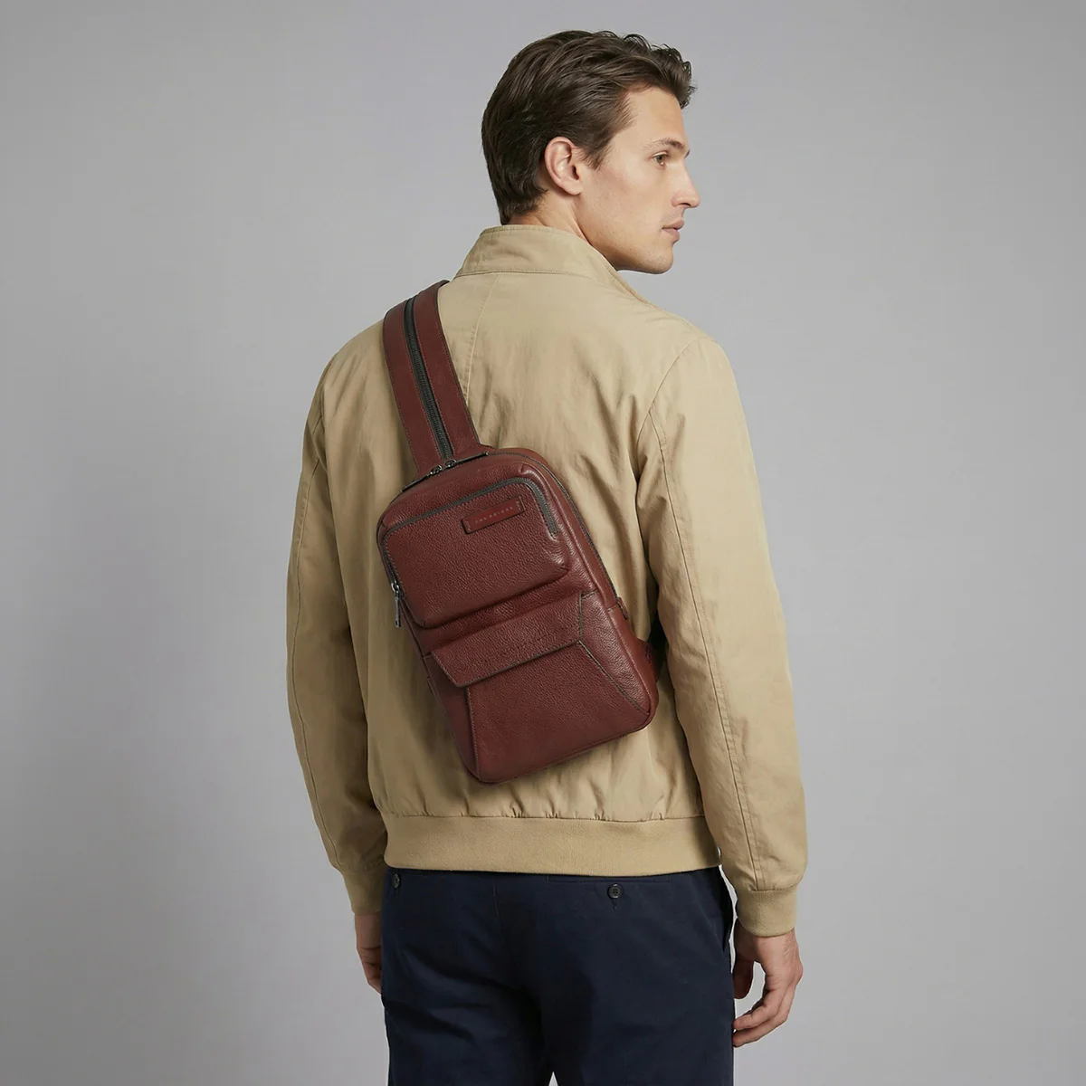 Men’s leather single-strap backpack - Image 7